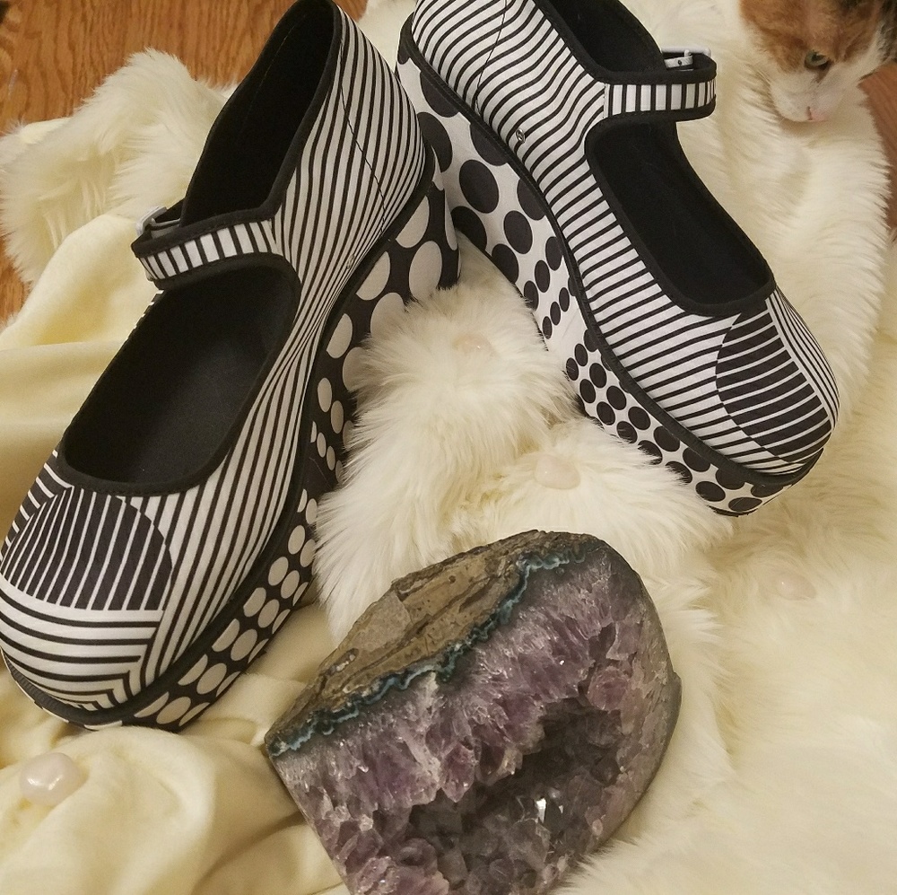 Chocolaticas OPart Maryjane platforms